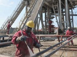 El petróleo Brent acumula una caída del dos por ciento y el WTI, 5.27 por ciento. NTX / ARCHIVO