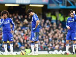 El delantero hispano-brasileño Diego Costa fue duramente marcado por los defensas del Burnley, que jugaron al límite. EFE / F. Arrizabalaga