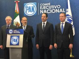 Domínguez (2 d-i) aseguró que irá por el triunfo en unidad. TWITTER / @AccionNacional