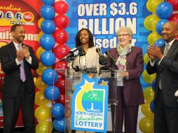 Holmes dice que planea donar dinero a la iglesia y viajar. AP / North Carolina Education Lottery