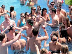 A los jóvenes de EU les llama la atención vacacionar en este país dado a que aquí sí tienen edad legal para beber. NTX / ARCHIVO