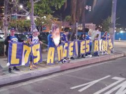 Aficionados acudieron con sus jerseys en apoyo al equipo. FACEBOOK / Bring Back the Los Angeles Rams