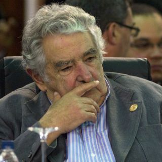 Mujica teme golpe militar de izquierda en Venezuela