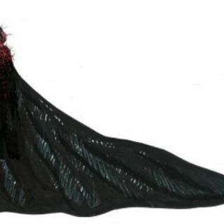 Armani responde a Madonna tras criticar la capa que le hizo