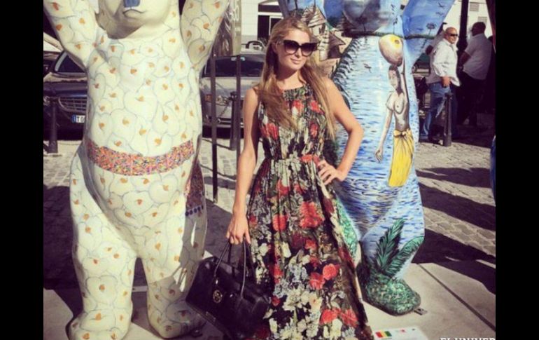 La multimillonaria Paris Hilton publica una foto en la plaza San Francisco de La Habana. INSTAGRAM / parishilton