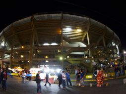 Esta vez no hubo largas filas en las taquillas y puertas del estadio. MEXSPORT / S. Molina