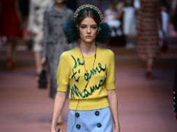 Algunas de las camisas y vestidos tenían la frase 'Te quiero mama' en francés y en italiano. AFP / F. Monteforte