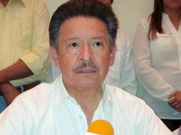El presidente del PRD, Carlos Navarrete, lamentó 'profundamente' la muerte del regidor de Penjamillo. NTX / ARCHIVO