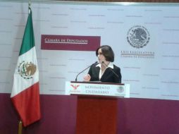 Huidobro reveló que cada mes se les dan casi tres mil pesos en vales. TWITTER / @ZuleymaHuidobro