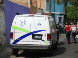 Personal de la Fiscalía y forense llegaron al sitio para levantar el cuerpo. EL INFORMADOR / ARCHIVO