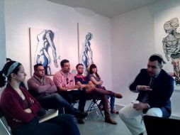 Este miércoles se inauguró la exposición donde primaban elementos de violencia y seducción. TWITTER / @CODISE_AC