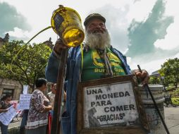 Buscan conocer y describir cuáles son las necesidades y circunstancias que los llevan a trabajar en las vialidades. EL INFORMADOR / ARCHIVO