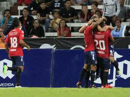 Los escualos parecen olvidar el descenso y se ubican en lo alto de la tabla. EL INFORMADOR / ARCHIVO