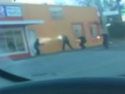 La muerte de Zambrano se produjo a plena luz del día y en una calle muy transitada; el hecho fue videograbado y subido a YouTube. ESPECIAL /