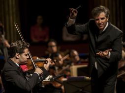 Marco Parisotto, director titular del ensable jalisciense, compartirá el escenario con el flautista Michael Martin Kofler. EL INFORMADOR / A. Hernández