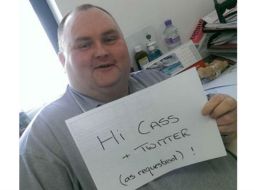 El hombre aceptó la invitación en la cuenta de Twitter @DancingManFound TWITTER / @DancingManFound