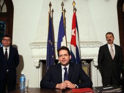 El secretario francés de Estado encargado de Comercio Exterior, Matthias Fekl realiza una visita en Cuba. EFE / A. Ernesto