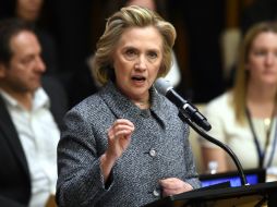 Hillary declara que cuando se le requirió presentar copias de esos correos electrónicos las entregó ''enseguida''. AFP / D. Emmert