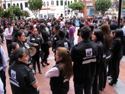 Edificios públicos como el Congreso y ministerios fueron evacuados en Bogotá de manera preventiva. EFE / M. García