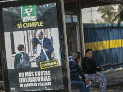 Las tarjetas plásticas son entregadas a domicilio, con presunto uso de datos del padrón electoral, y con un catálogo de descuentos. EL INFORMADOR / ARCHIVO