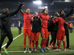 Los jugadores del PSG celebran su victoria sobre el equipo inglés. AP / M. Dunham
