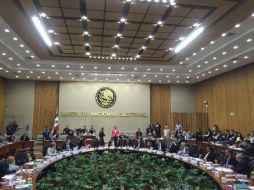 La Comisión de Quejas y Denuncias del INE tomó la decisión en sesión extraordinaria urgente. TWITTER / @INEMexico