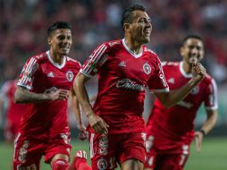 Juan Arango hizo el 2-1 colocando la pelota en el ángulo superior derecho con un tiro libre. MEXSPORT / Emiliano