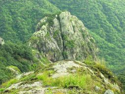Las famosas 'Piedras Blancas' destacan entre las elevaciones de la Sierra de Quila por su color y belleza. EL INFORMADOR / V. García