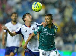 La escuadra guanajuatense logra alargar a cuatro fechas la sequía de triunfos para el Cruz Azul. MEXSPORT / I. Ortiz