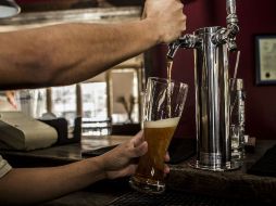 La ingesta de alcohol, primordialmente de cerveza, aumenta las posibilidades de padecer hiperuricemia después de los 50 años. EL INFORMADOR / ARCHIVO