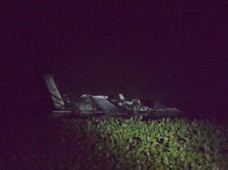 La aeronave argentina se estrella contra el espejo de agua de la Laguna del Sauce, en Uruguay. AFP / STR