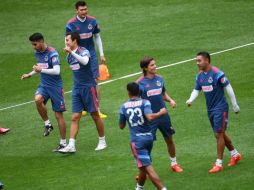 Pese a su lesión el futbolista se prepara para jugar este domingo TWITTER / @Chivas
