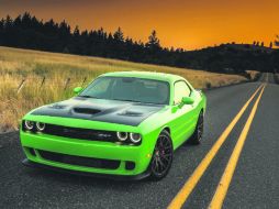 El Dodge Challenger Hellcat con 707 HP de potencia recibió cuatro mil 500 pedidos en sus primeros cinco días en el mercado. ESPECIAL / FCA