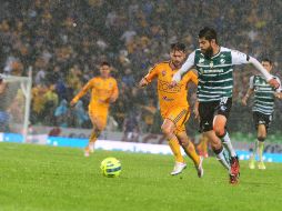 Con el resultado, Tigres suma 16 unidades, mientras que Santos llega a 12 de 36 que se han disputado. MEXSPORT / L. Fuentes