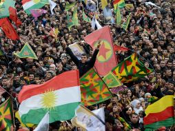 El mensaje es leído ante más de 200 mil personas en Diyarbakir, reunidas con motivo del Año Nuevo kurdo. AFP / I. Akengin