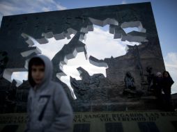 Monumento a las Islas Malvinas en Ushuaia, quienes son objeto de una añeja disputa entre Argentina y Gran Bretaña desde 1982. AP / ARCHIVO