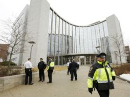 La gente tuvo que abandonar el inmueble debido a la alerta. AP / ARCHIVO