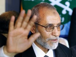 La decisión sigue a la determinación de un tribunal que en febrero condenó al líder, Mohamed Badie. AP / ARCHIVO