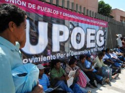 Miembros de la UPOEG se enfrentaron con los del FUSDEG. NTX / ARCHIVO