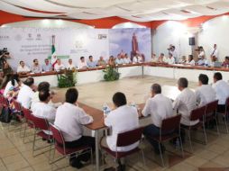 Al momento suman ya cuatro mesas instaladas en Morelia, Lázaro Cárdenas, Uruapan y ahora Apatzingán. TWITTER / @osoriochong