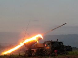 Soldados indonesios lanzaron misiles en la isla de Sulawesi. AFP / Olagondronk