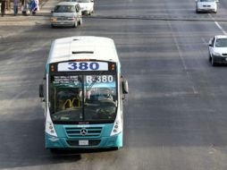 107 camiones conforman la ruta 380; ya forman parte de la lista de vehículos certificados y verificados para cobrar siete pesos. EL INFORMADOR / ARCHIVO