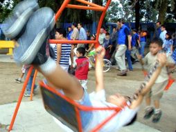 Entre los dos a cuatro años los menores adquieren mayor coordinación y es buen momento para interactuar con otros niños. EL INFORMADOR / ARCHIVO