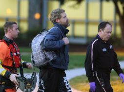 Hace más de dos meses, Jordan (c) dijo a su familia que se internaría en el océano para navegar y pescar. AP / S. Earley