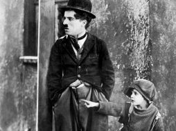 Charles Chaplin es recordado por su papel del vagabundo 'Charlot' en múltiples películas y como un símbolo del humorismo. AFP / ARCHIVO