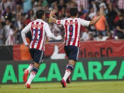 Todo el respeto del Jalisco. Omar Bravo se guardó el festejo después de su anotación; la Fiel le correspondió no atacándolo. EL INFORMADOR / F. Atilano
