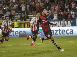 Alfonso González picó el balón suavemente y dio oportunidad de rectificar a Luis Michel, que ya se había entregado. EL INFORMADOR / F. Atilano