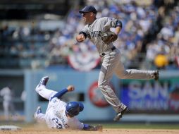 El primera base mexicano pegó un doblete y su primer cuadrangular de la campaña 2015. AP / M. Terrill