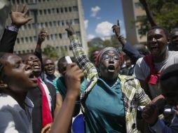 Los manifestantes denunciaron al grupo extremista somalí al-Shabab, responsable del ataque al Colegio Universitario Garissa. EFE / D. Kurokawa