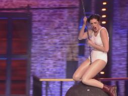 La actriz dejó al jurado y al público boquiabiertos cuando se subió a la bola demoledora. YOUTUBE / Lip Sync Battle on Spike